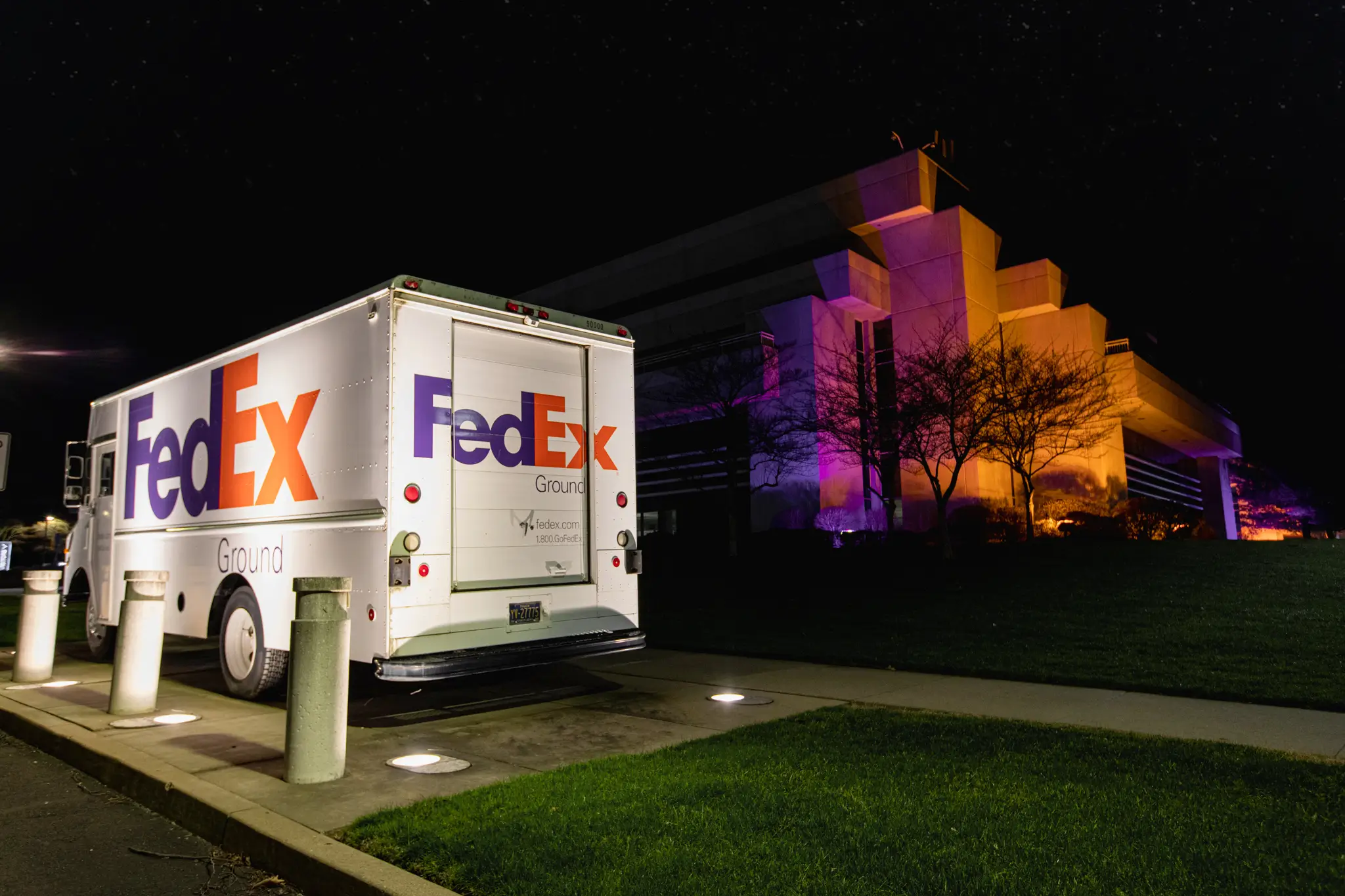 Does FedEx delivery to P.O. Boxes